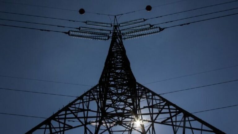 AMLO anunció que buscará llevar la suspensión provisional de la Ley Eléctrica a la Suprema Corte de Justicia de la Nación (SCJN).