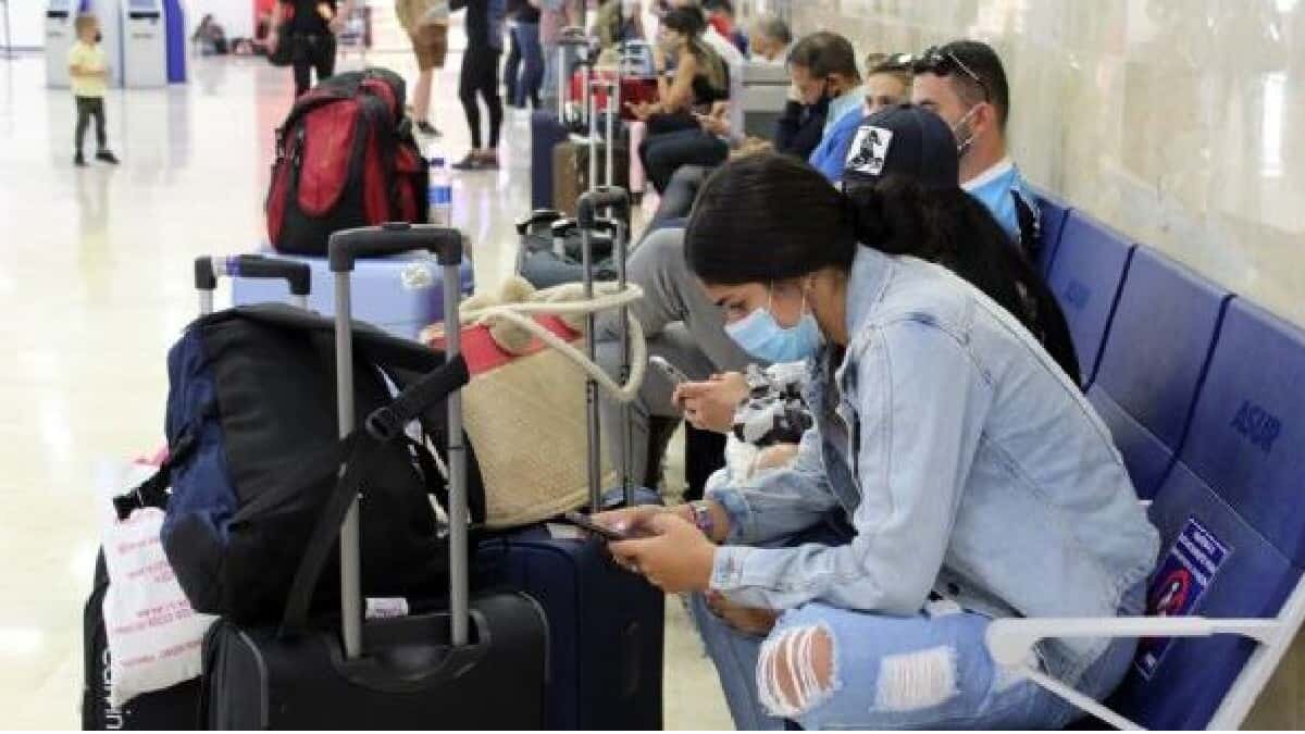 Un segundo contingente de estudiantes argentinos arribó a su país, proveniente de Cancún, con un gran número de contagios de Covid-19.