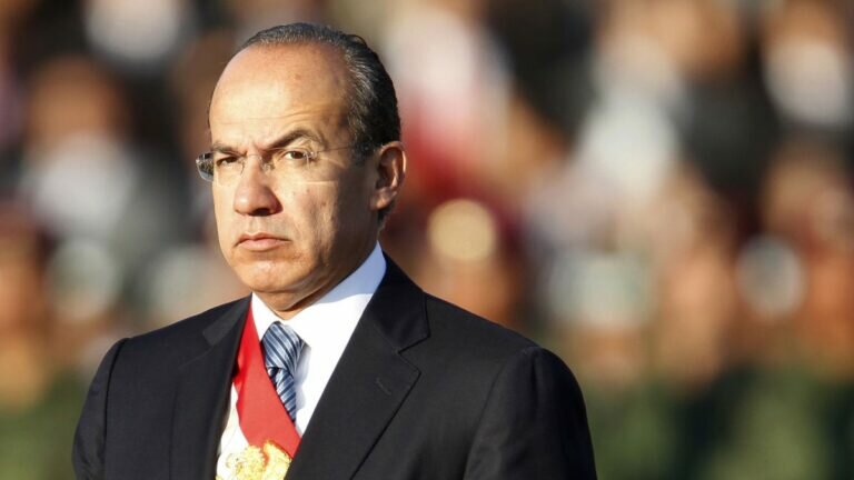 activistas de Oaxaca indicaron que Calderón Hinojosa benefició a grandes industrias extranjeras durante su sexenio.