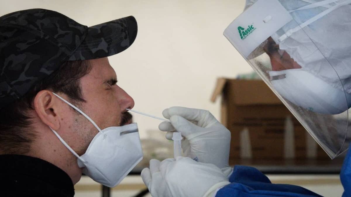 Suspenden a laboratorio que realizó pruebas de Covid a turistas argentinos