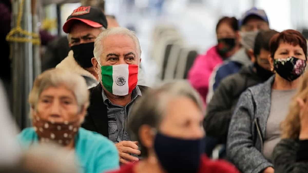 Además se informó que poco más de tres millones de personas han sido vacunadas contra Covid-19 desde el 24 de diciembre.