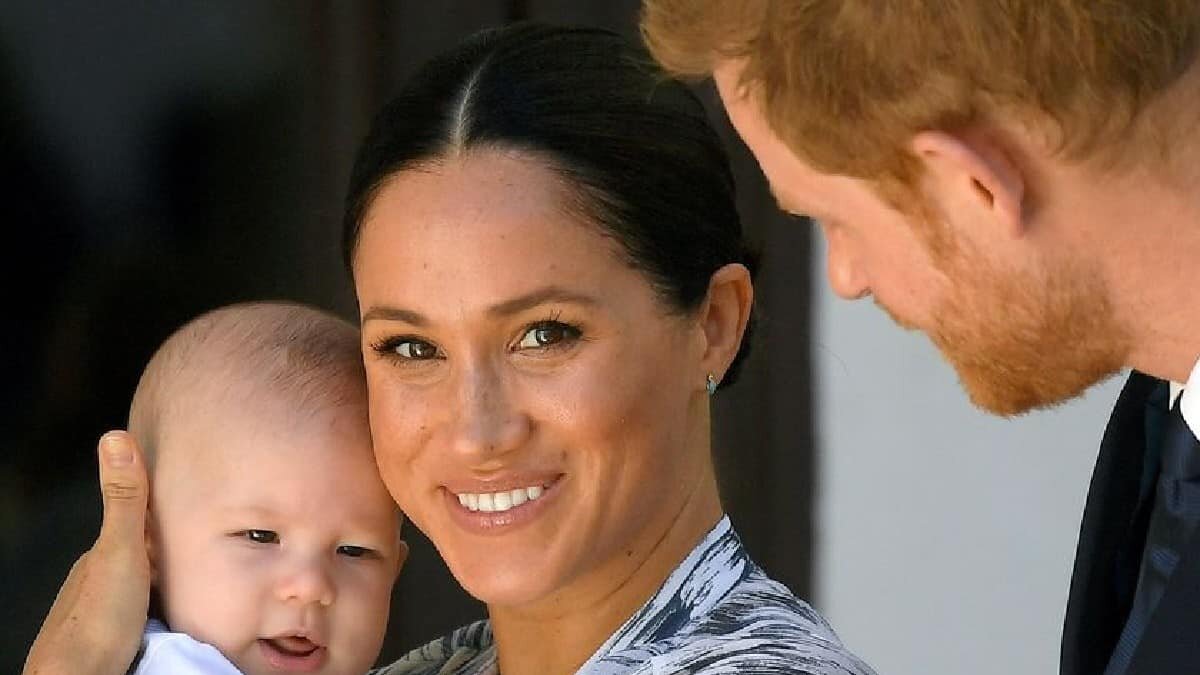La esposa del príncipe Enrique denunció que muchos miembros de la familia real se preocupaban del color de su hijo.