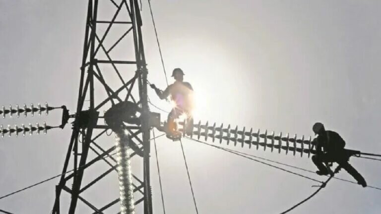 La reforma eléctrica propuesta por AMLO tiene sus pros y contras, aunque podría representar un riesgo para la economía.