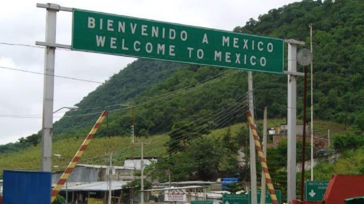 Restringe México tránsito terrestre en fronteras norte y sur