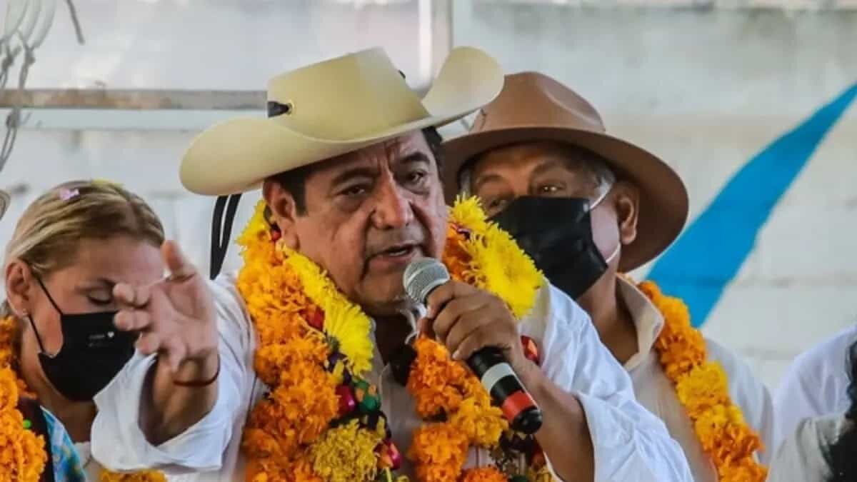 EL INE retiró 155 candidaturas a diversos aspirantes por incumplir con los requisitos necesarios.