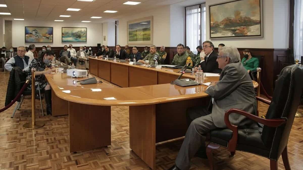 AMLO afirmó que se cubrirá la vacunación de todos los adultos mayores en abril, aunque a muchos les faltaría la segunda dosis.