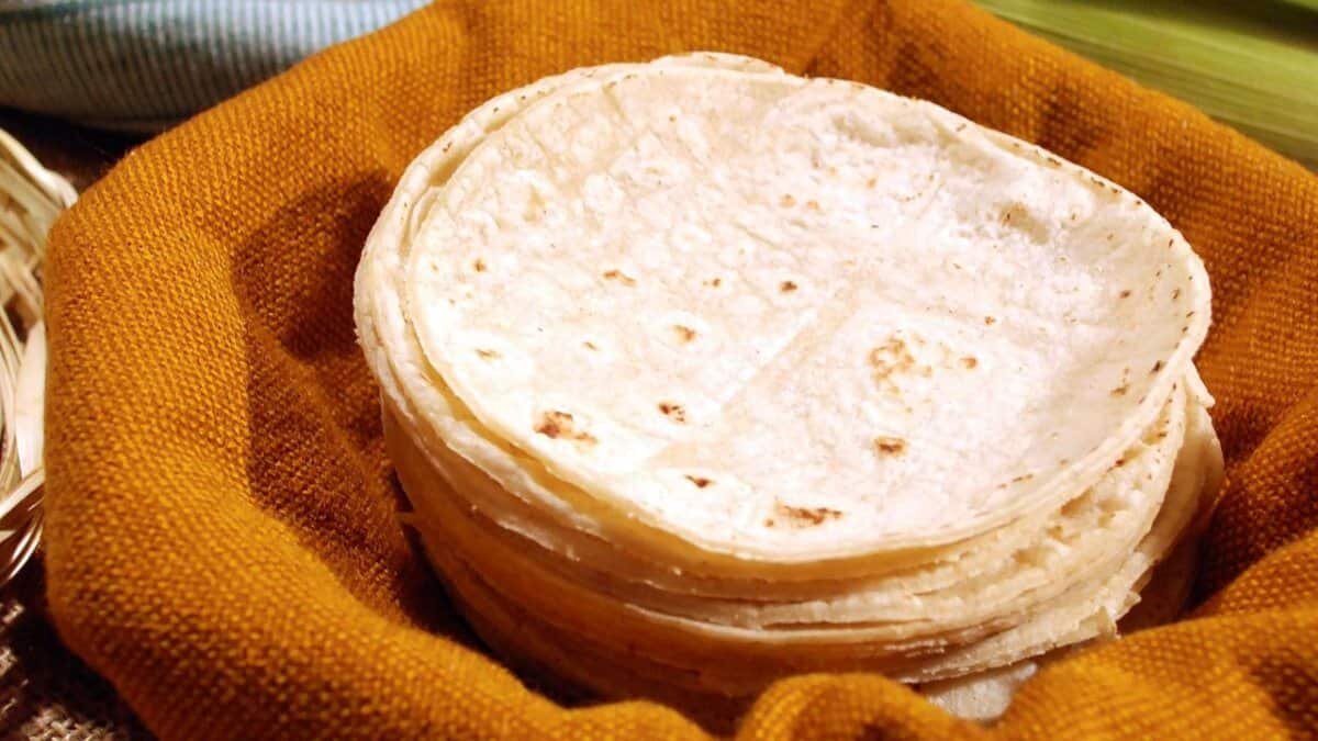 El kilo de tortillas alcanzó un precio promedio a nivel nacional de 15.96 pesos al cierre de la cuarta semana de marzo, es decir, un incremento de 4.3 por ciento.