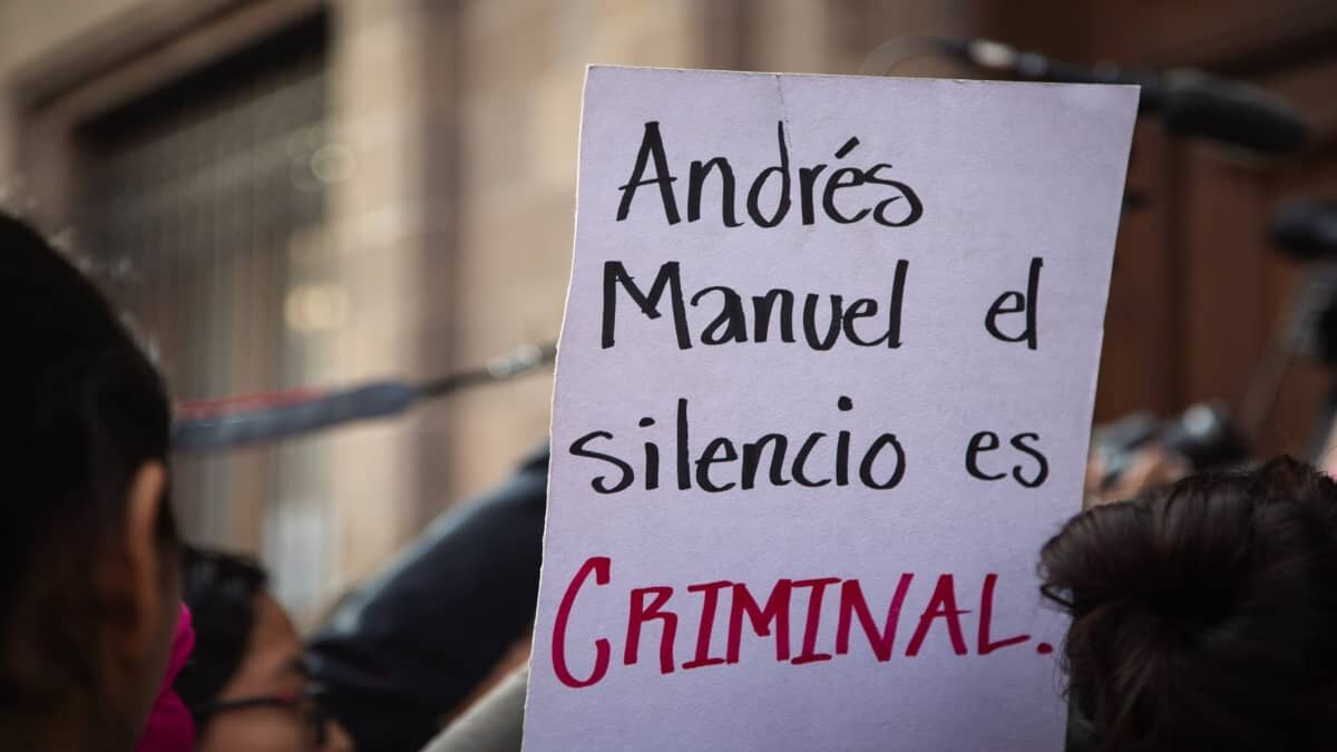 El presidente Andrés Manuel López Obrador aseguró este martes que la clasificación del delito de feminicidios comenzó durante su administración; sin embargo, esto dice el Código Penal.