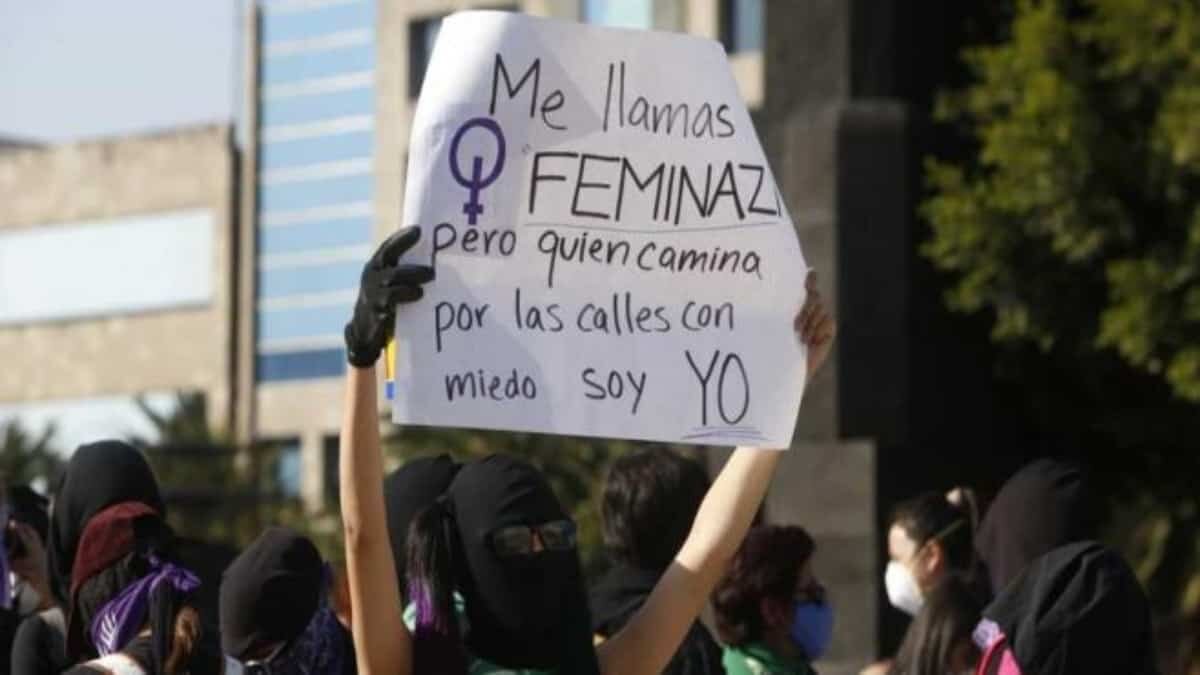 El presidente Andrés Manuel López Obrador aseguró este martes que la clasificación del delito de feminicidio comenzó durante su administración; sin embargo, esto dice el Código Penal.