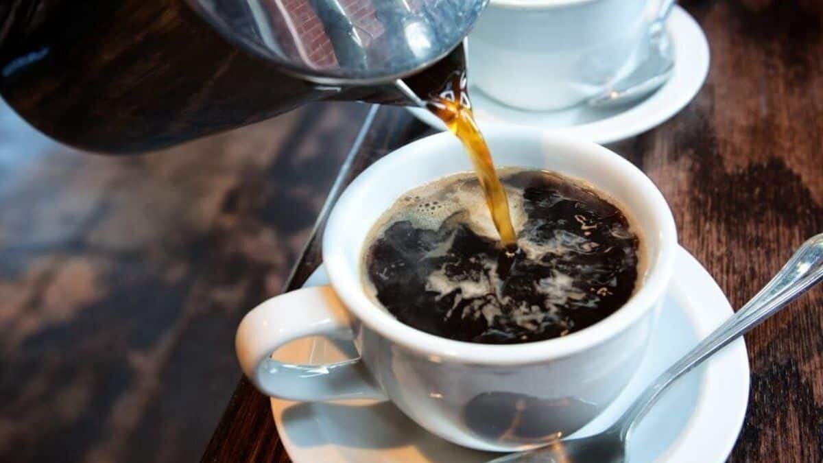 5 hábitos al tomar café que podrían acortar tu vida