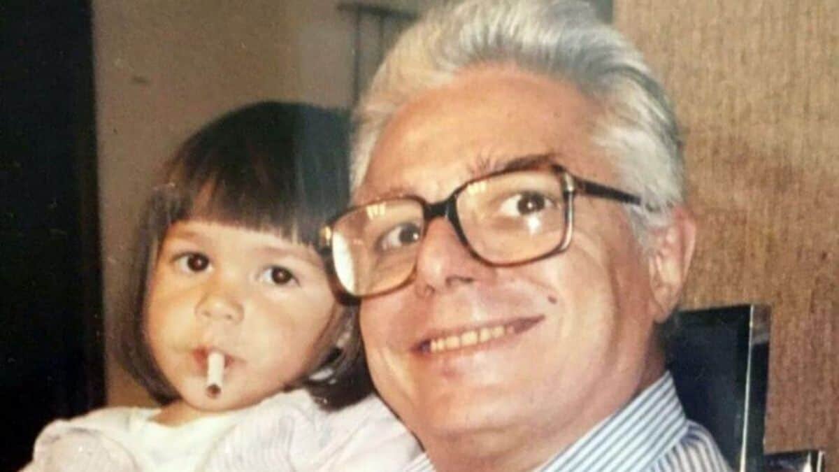 Frida Sofía acusa a Enrique Guzmán de manosearla cuando era niña