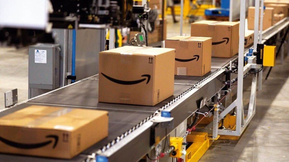 Amazon y Google aceleran planes para que empleados regresen a la oficina