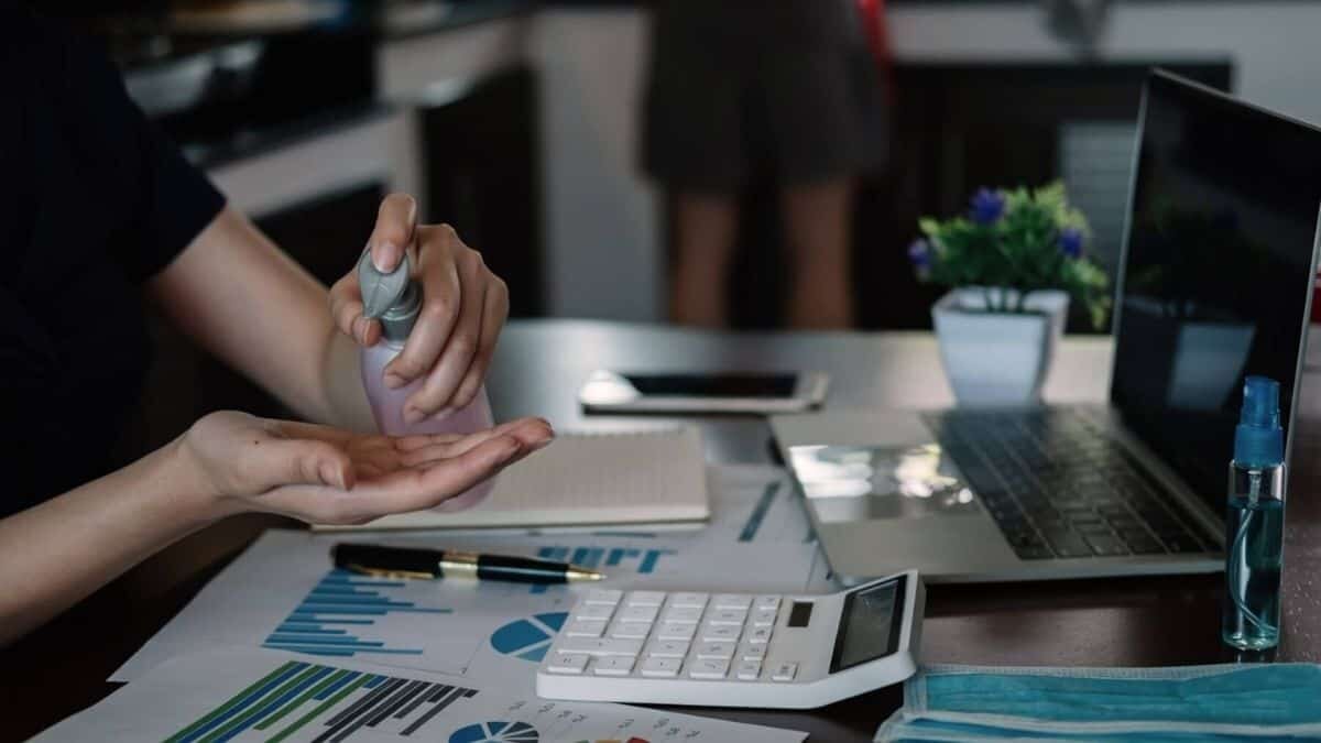 Google y Amazon aceleran planes para que empleados regresen a la oficina