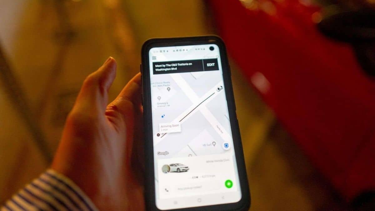 Usuarios de Uber podrán pedir auxilio al 911 durante sus viajes