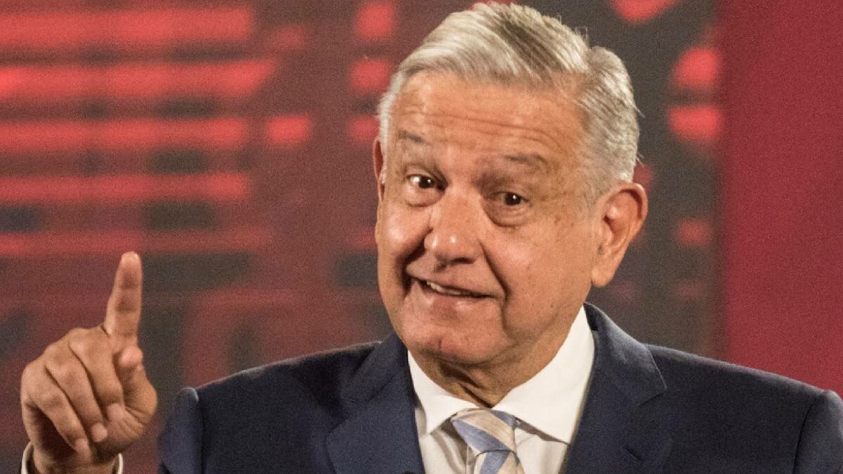 La aprobación de AMLO se mantiene a la baja debido al manejo de la pandemia y la economía, entre otros factores,