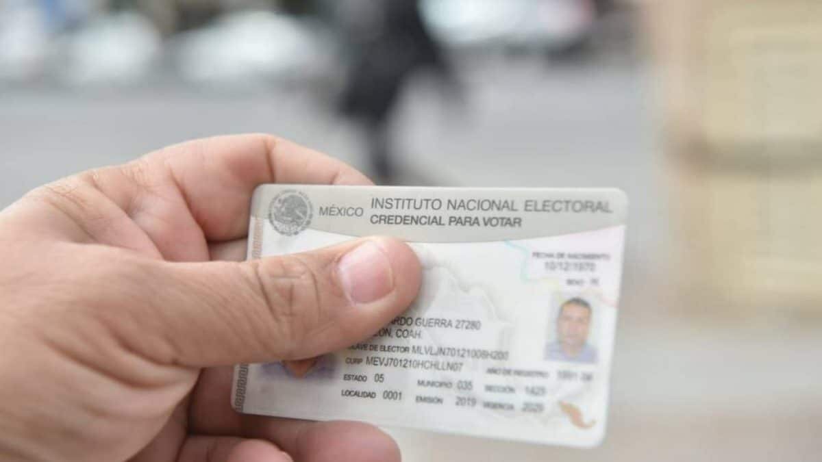 asi podras tramitar la reimpresión de tu credencial del ine