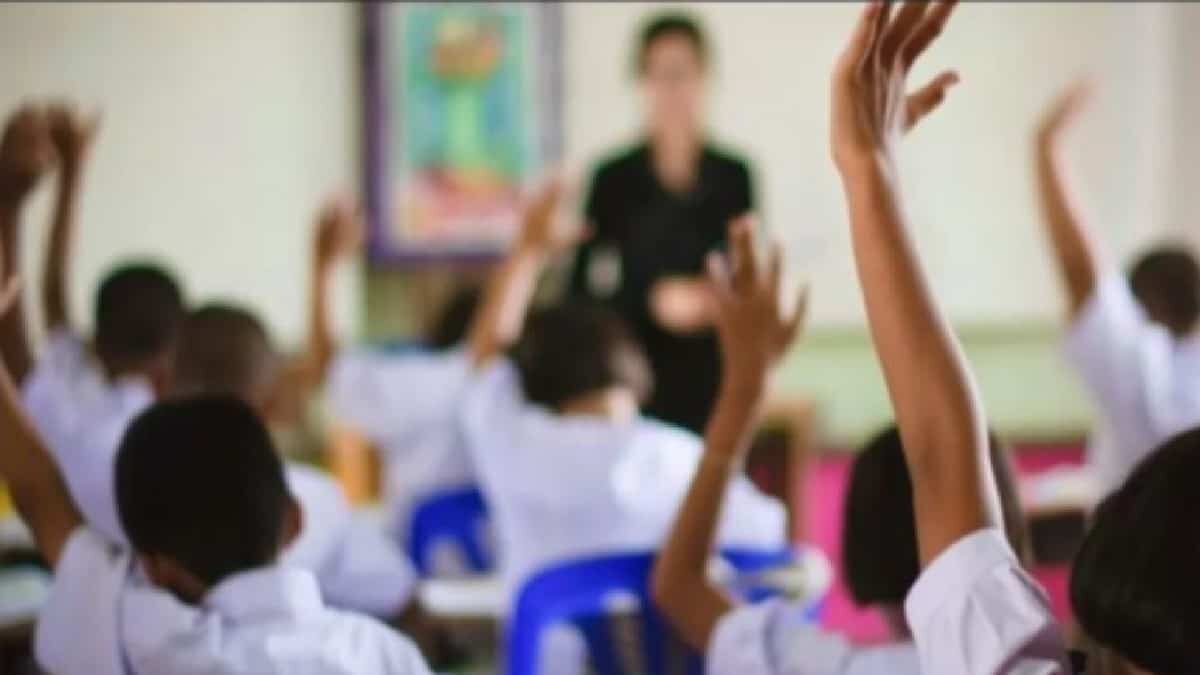 Las secretarías de Salud y Educación Pública afinan los detalles para regreso a clases presenciales.