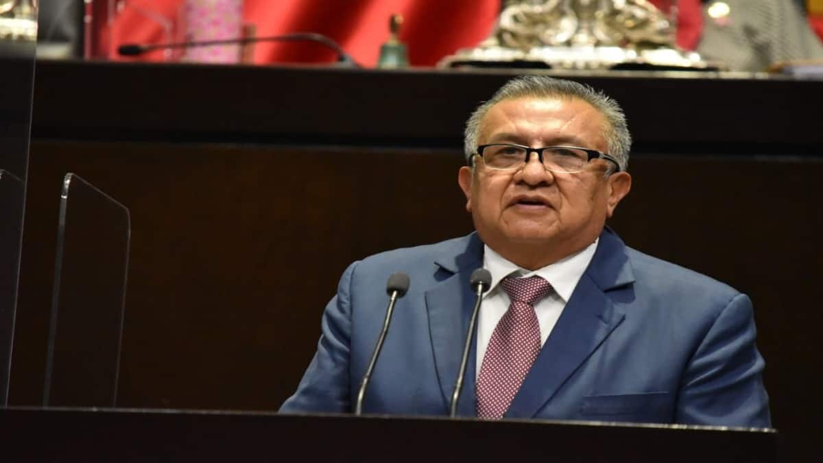 Diputado Benjamín Huerta prometió a menor hacerlo su secretario y meterlo a la universidad