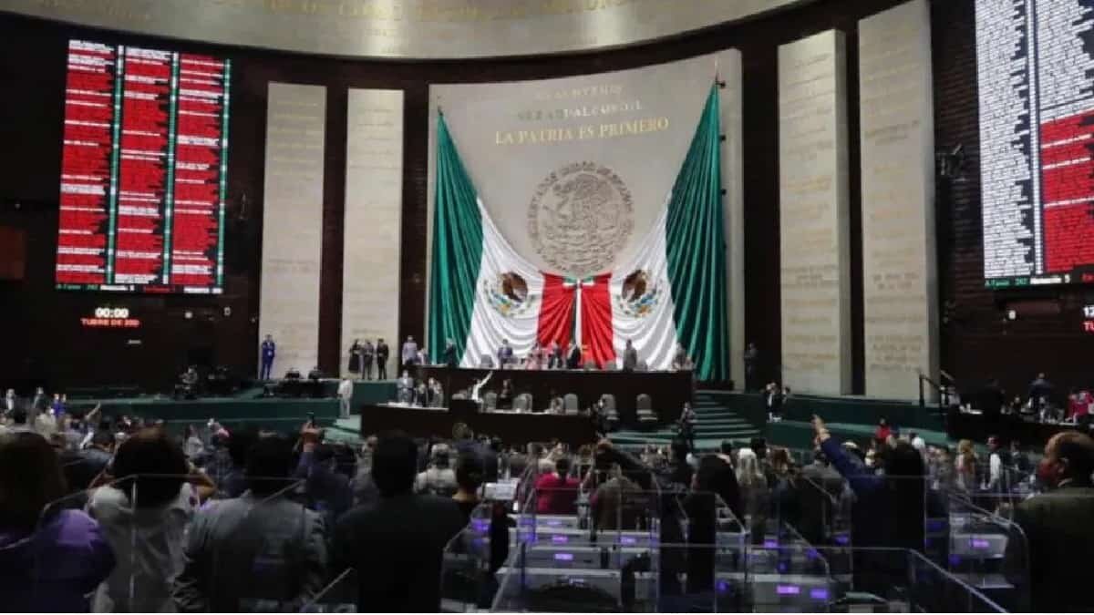 Los diputados avalaron la reforma para regular el outsourcing, con lo que los derechos de los trabajadores quedarán protegidos.
