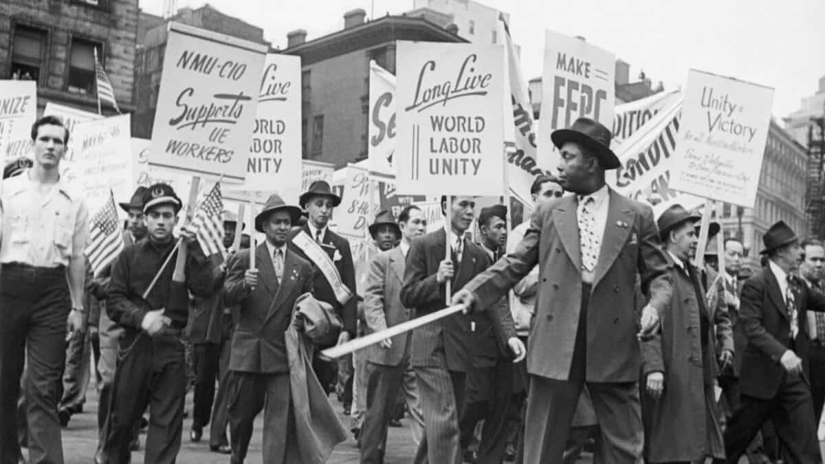 El 1 de mayo se conmemora la lucha de los Mártires de Chicago en 1887.