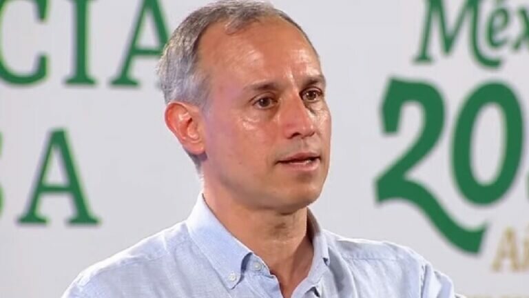 López-Gatell asistió a la conferencia de AMLO visiblemente enfermo y sin cubrebocas.