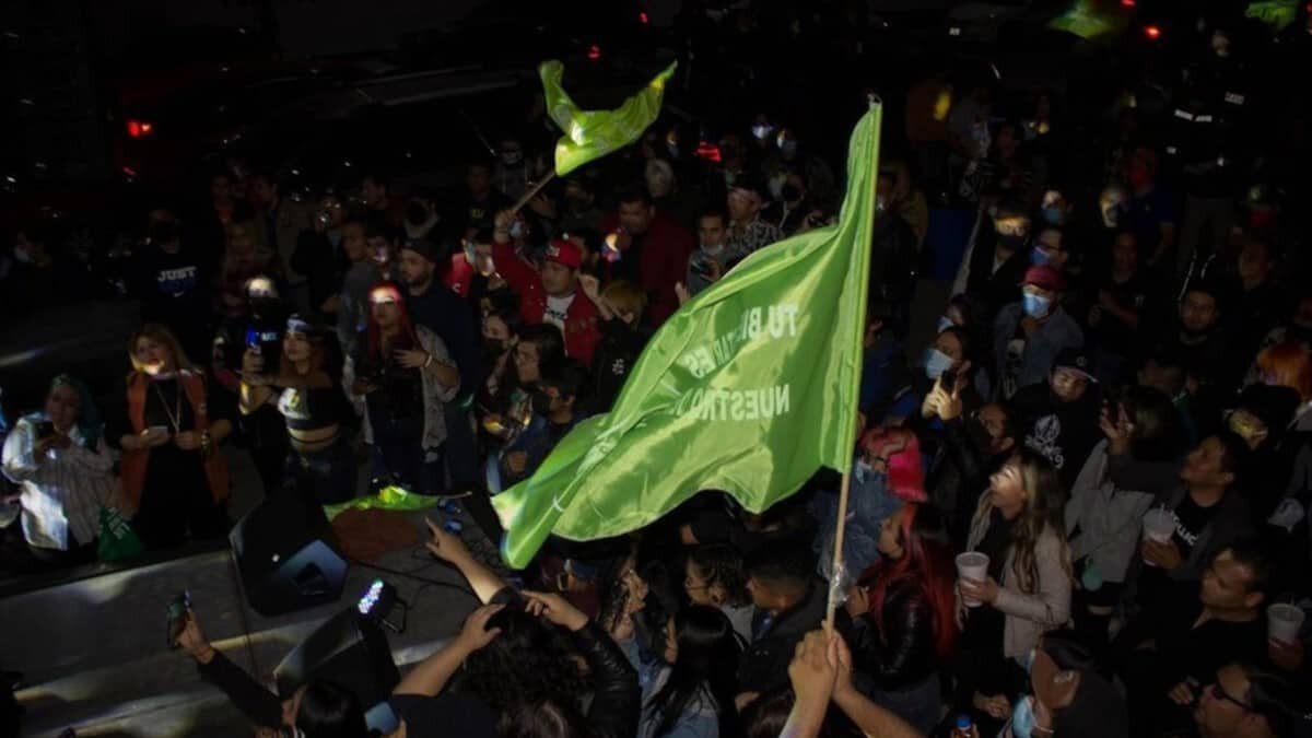 El candidato del PVEM prometió que de ganar llevaría a Metallica gratis a Reynosa.