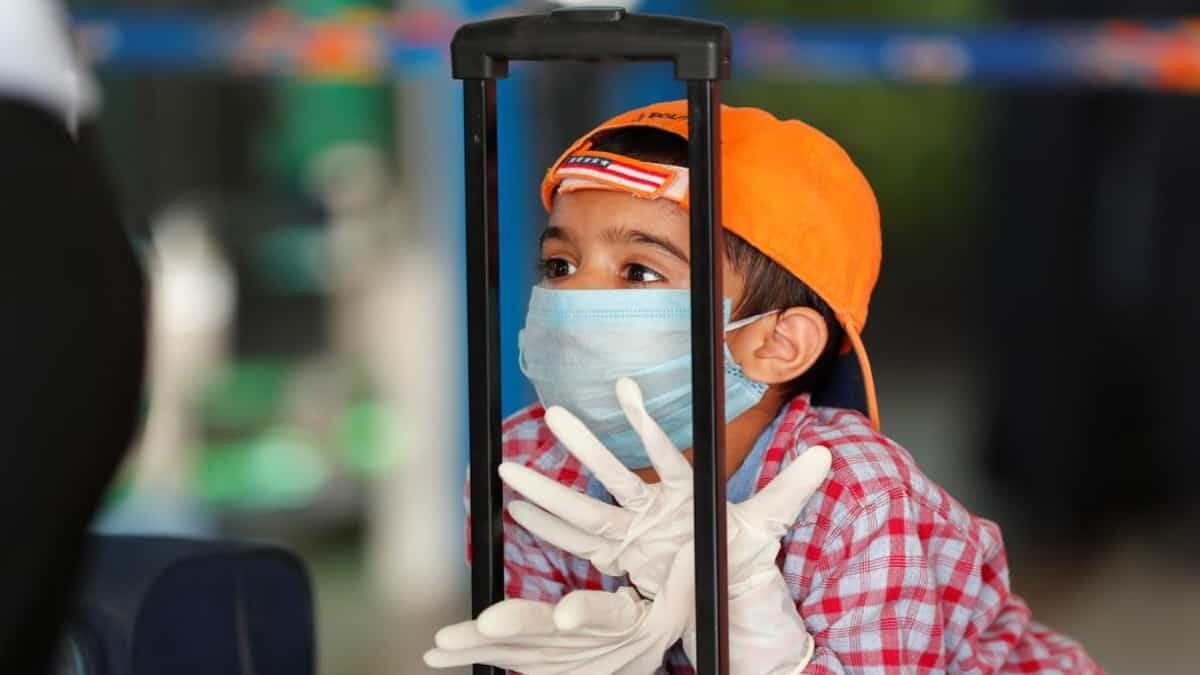 Las hospitalizaciones de niños y jóvenes a aumentado por las variantes del Covid.