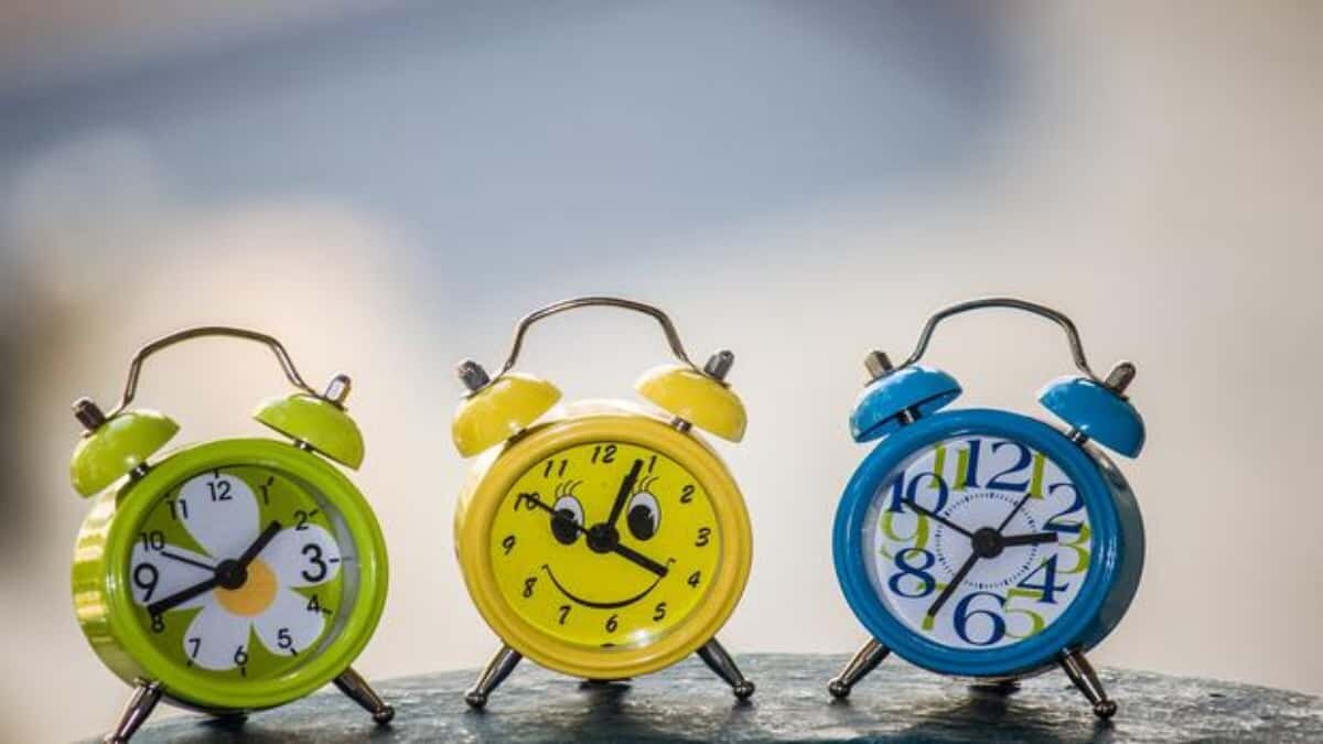 Afecta salud cambio horario. Este domingo se cambió el Horario de Verano en México, por lo que tuvieron que adelantar una hora su reloj, pero ¿esto daña a la salud?