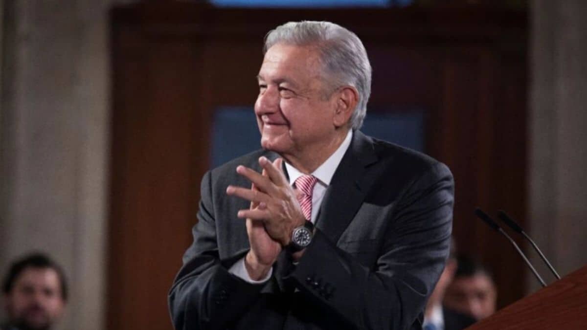 El presidente Andrés Manuel López Obrador, indicó en la “mañanera” de este 25 de mayo que en junio comenzará la vacunación contra Covid-19 para la población de 40 a 49 años.