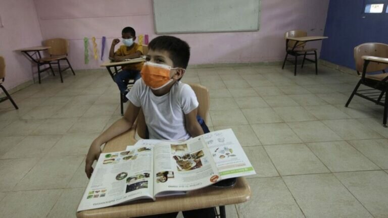 Cierran escuela en Campeche tras registrarse contagio de maestra
