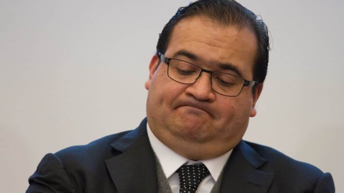 Entre los delitos cometidos por parte de funcionarios y ex funcionarios, se encuentran lavado de dinero, corrupción, evasión fiscal y delincuencia organizada.