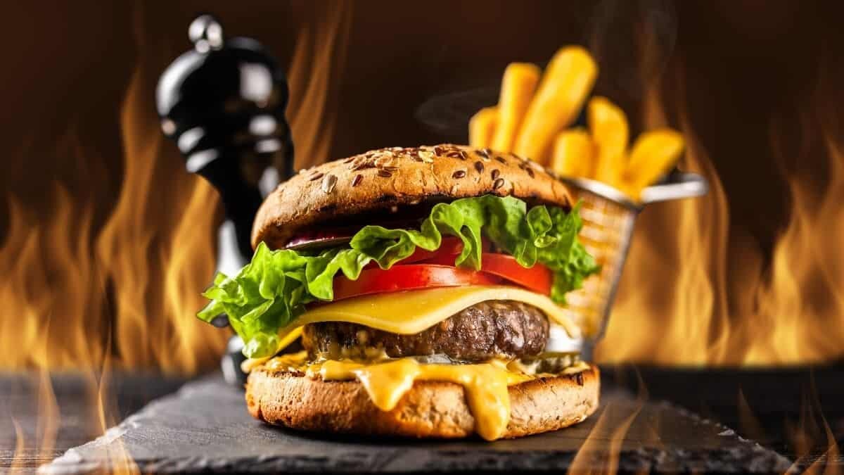 El 28 de mayo es reconocido como el día de la hamburguesa, por eso te traemos las mejores promociones para ti.