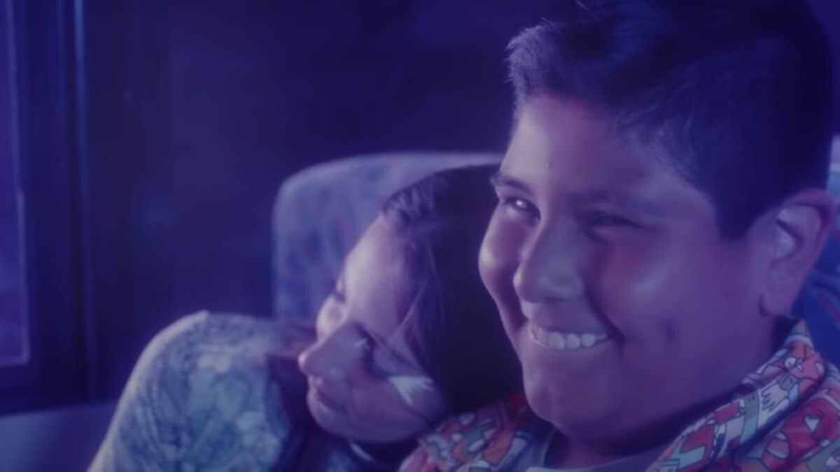 Las redes sociales lo aman gracias a su carisma, en esta ocasión Elías "el niño del Oxxo", estrena sencillo de música urbana junto a Nibal.