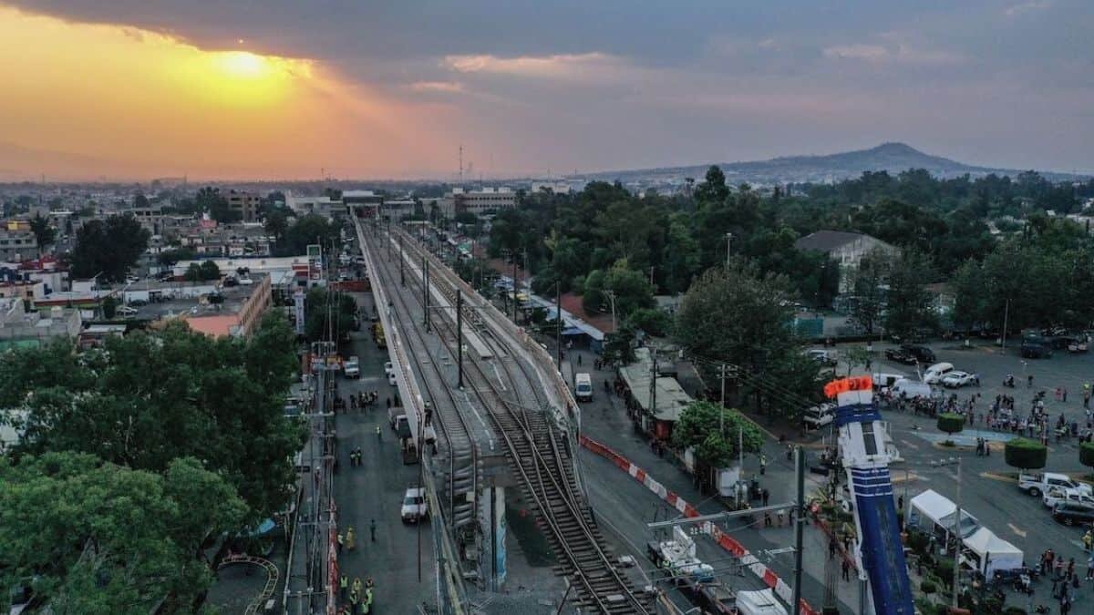 Usuarios recurrentes de la línea 12 del metro reportan que debido al cierre de la línea causada por el desplome que ocurrió el pasado 3 de mayo en la estación Olivos, están necesitando alrededor de dos horas para cubrir el traslado de Mixcoac a Tláhuac en autobús.