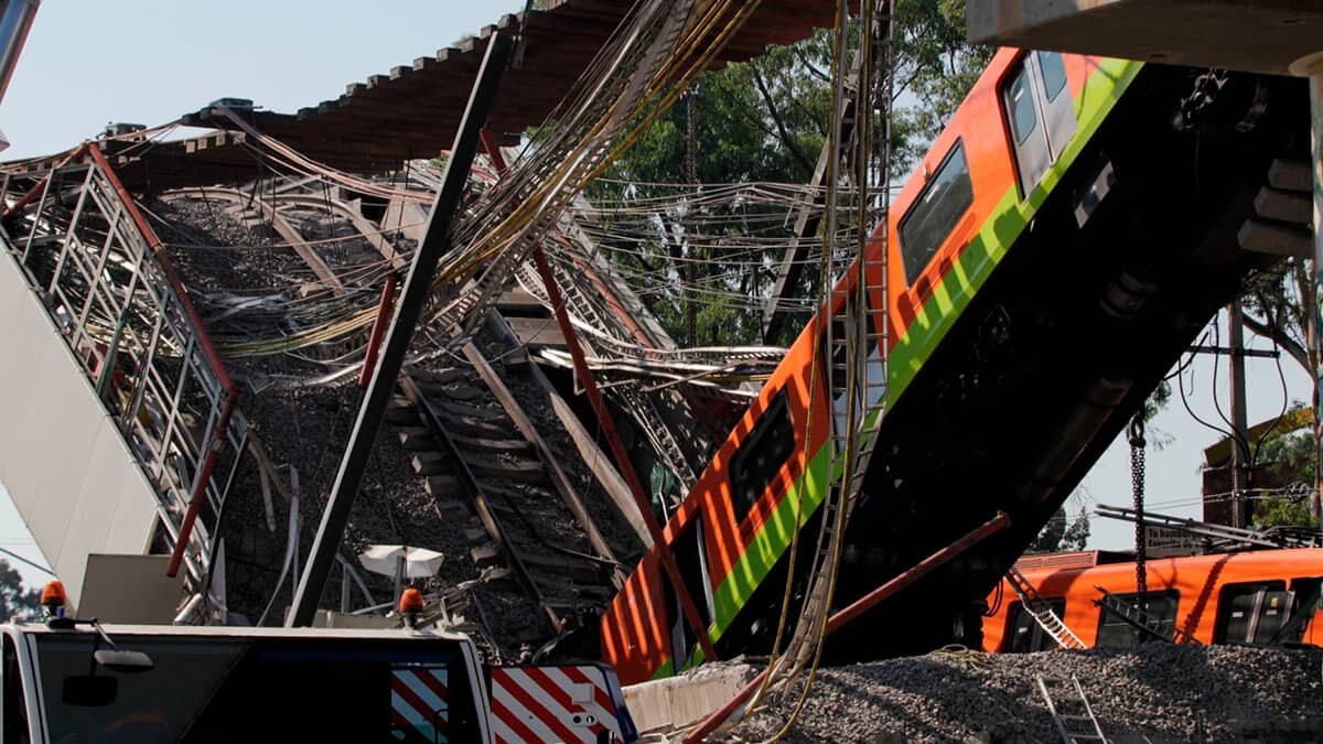 UNAM dará becas a familiares de fallecidos en el accidente de la L12 del Metro.