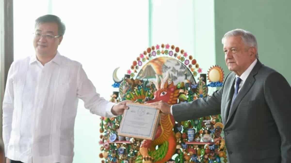 AMLO pidió perdón por el asesinato de más de 300 chinos durante la Revolución Mexicana.