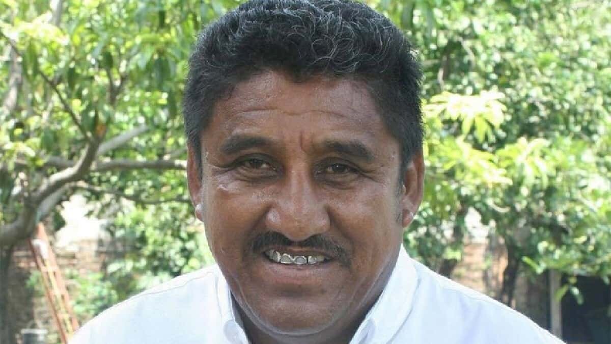 El aspirante a primer regidor del Partido Chiapas Unido en Acapetahua recibió tres balazos, los cuales provocaron su muerte inmediata.