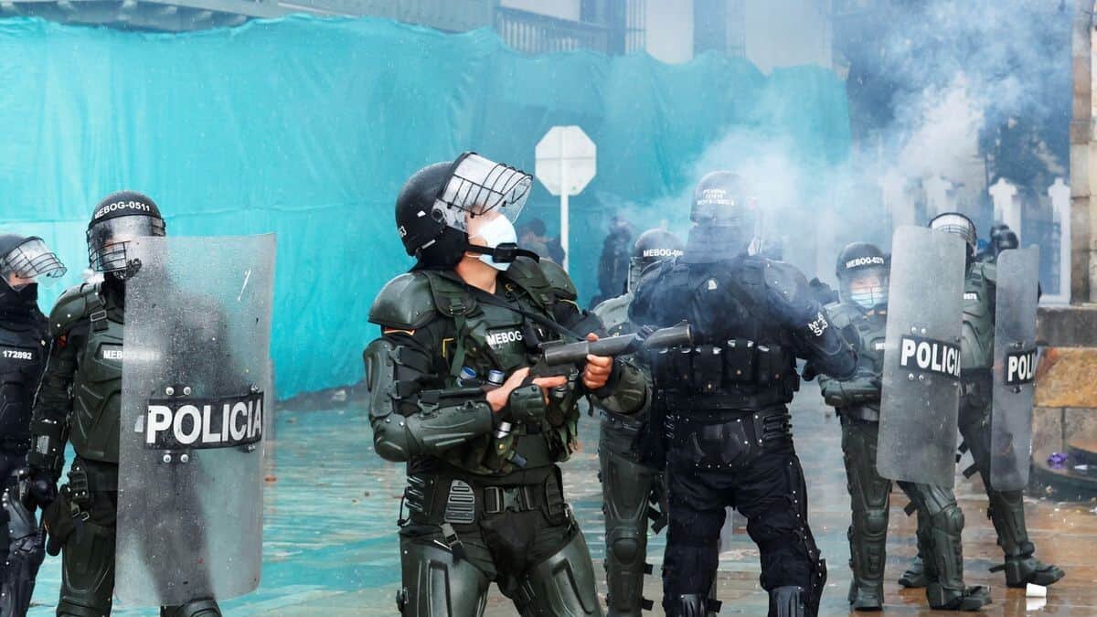 La violencia tomó las calles de Colombia, en lo que representa las mayores protestas en el país sudamericano.