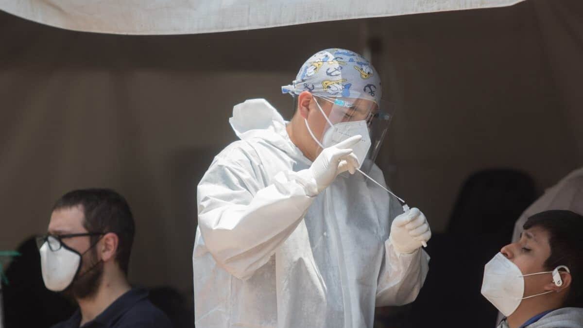 El caso de la variante india se detectó en SLP en un hombre de 40, el cual se mantiene aislado y estable.