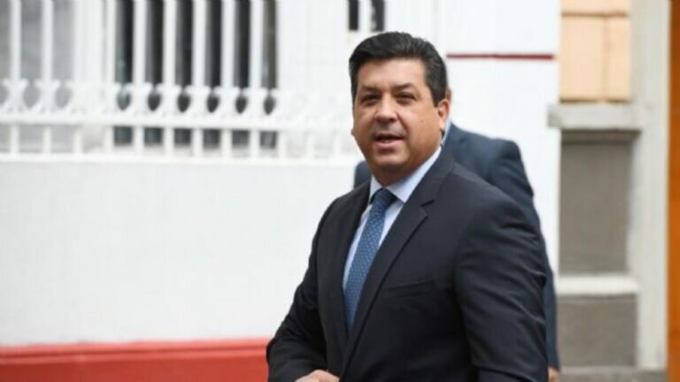Emiten alerta migratoria contra García Cabeza de Vaca por riesgo de fuga