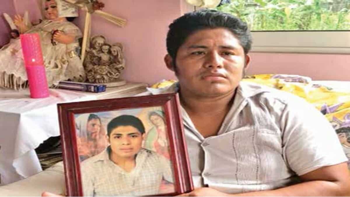 Miguel dormía debajo del puente colapsado cuando fue sorprendido por la tragedia en que fallecieron 25 personas.