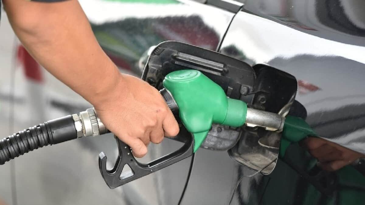 Estas mismas gasolineras fueron las que ofrecieron el litro de gasolina premium a más de 25 pesos en el mes de abril.