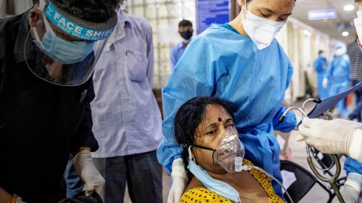 Las autoridades sanitarias indias decretaron la emergencia ante el aumento de esta rara infección provocada por el llamado "hongo negro".