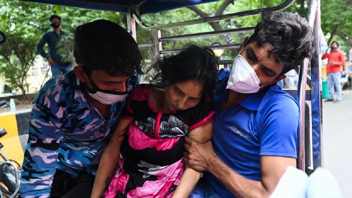 Las autoridades sanitarias indias decretaron la emergencia ante el aumento de esta rara infección provocada por el llamado "hongo negro".