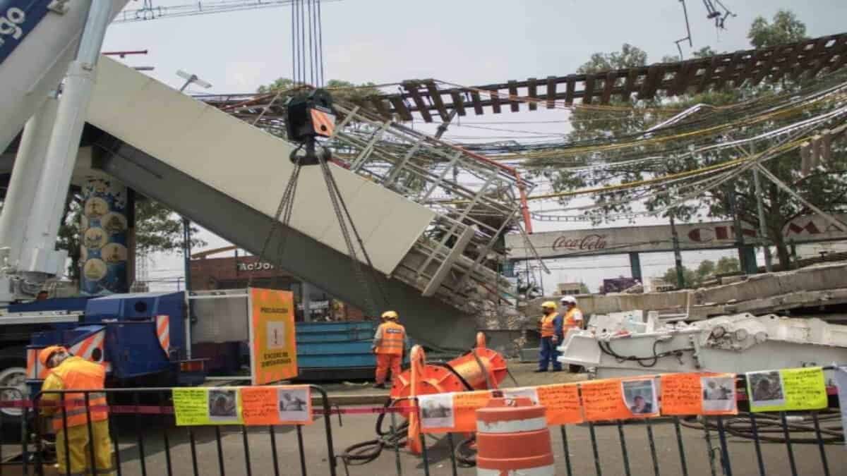 Durante el retiro de escombros del accidente de la Línea 12, 3 trabajadores resultaron lesionados.