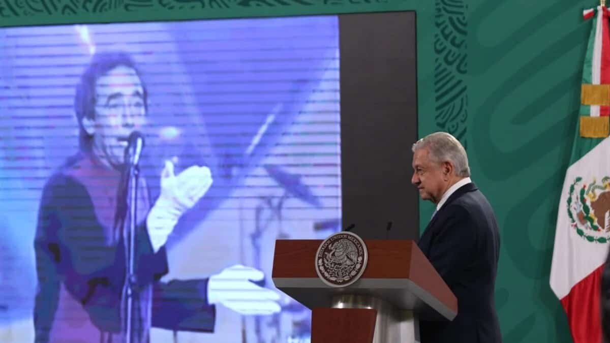 El presidente utilizó una canción del cantautor español para ejemplificar la pobreza que se vive en México.