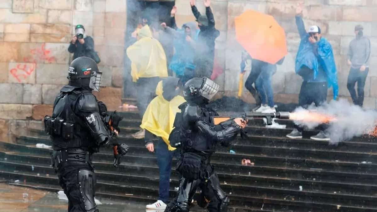 La violencia tomó las calles de Colombia, en lo que representa las mayores protestas en el país sudamericano.