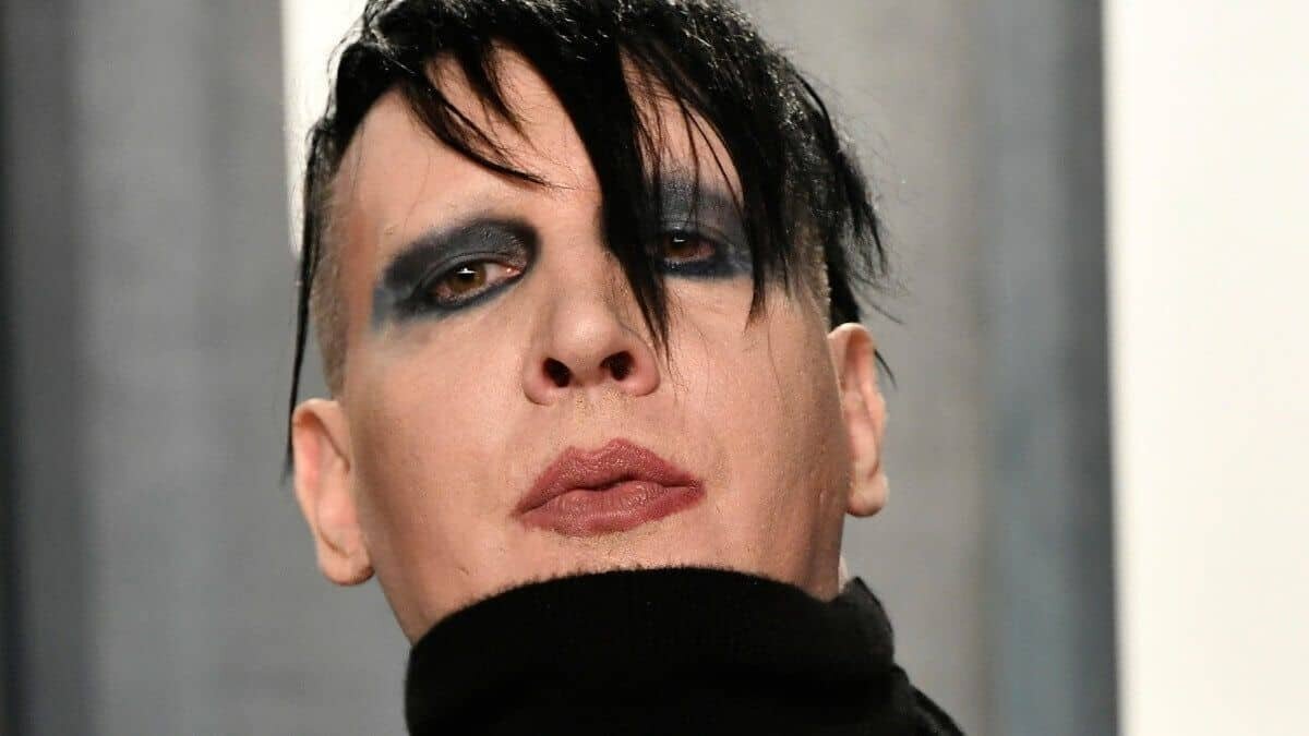 ¡Beautiful People! Giran orden de arresto contra Marilyn Manson por agredir a un camarógrafo
