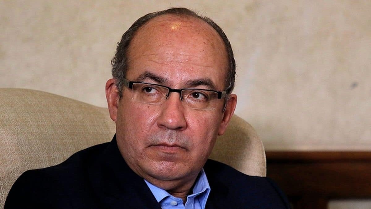 Felipe Calderón ingresó al Hospital ABC de Observatorio para ser atendido después de dar positivo a Covid-19.
