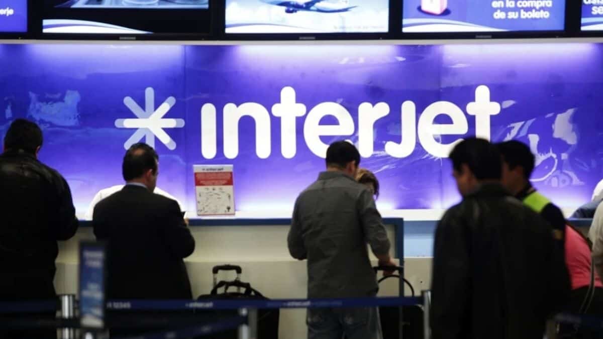 La empresa aérea planea llegar a un acuerdo para levantar la huelga de trabajadores y volver a operar vuelos en 2022.
